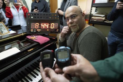 Un artist din Oradea a doborât al patrulea record mondial! Thurzó a devenit cel mai rapid pianist din lume (FOTO/VIDEO)