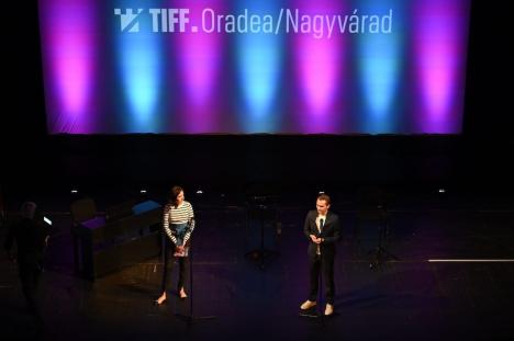 Cinefilii s-au adunat la gala de deschidere a TIFF Oradea: covor roșu, prosecco și un concert cu muzică de film (FOTO)