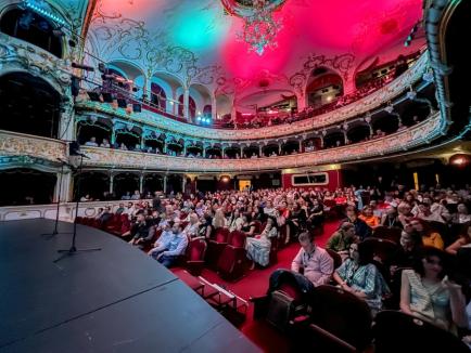 Cinefilii s-au adunat la gala de deschidere a TIFF Oradea: covor roșu, prosecco și un concert cu muzică de film (FOTO)