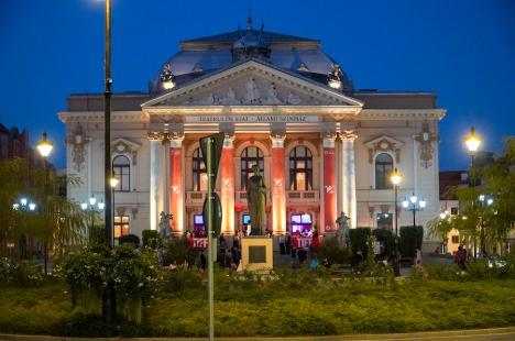 Cinefilii s-au adunat la gala de deschidere a TIFF Oradea: covor roșu, prosecco și un concert cu muzică de film (FOTO)