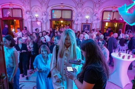 Cinefilii s-au adunat la gala de deschidere a TIFF Oradea: covor roșu, prosecco și un concert cu muzică de film (FOTO)