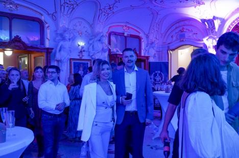 Cinefilii s-au adunat la gala de deschidere a TIFF Oradea: covor roșu, prosecco și un concert cu muzică de film (FOTO)