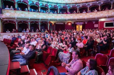 Cinefilii s-au adunat la gala de deschidere a TIFF Oradea: covor roșu, prosecco și un concert cu muzică de film (FOTO)