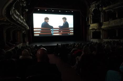 Cinefilii s-au adunat la gala de deschidere a TIFF Oradea: covor roșu, prosecco și un concert cu muzică de film (FOTO)