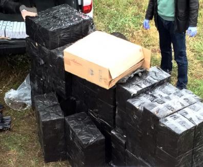 Poliţiştii de frontieră au găsit o maşină abandonată cu ţigări de contrabandă în valoare de 100.000 lei