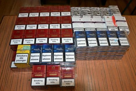 Jandarmii au descins în pieţele din Oradea: Au confiscat peste 3.900 de ţigări de contrabandă