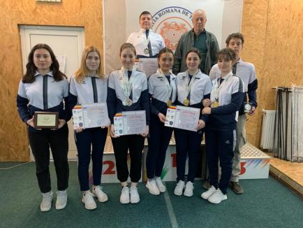 Patru medalii şi un titlu de campioni pentru sportivii de la CSU Oradea la Naţionalele de tir pentru tineret
