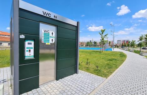 Primăria Oradea va cumpăra 10 toalete publice moderne, care se spală singure, pentru parcuri și spații publice