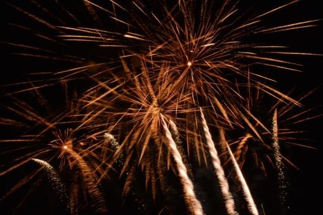 Toamna Orădeană s-a încheiat cu un spectaculos foc de artificii (FOTO/VIDEO)