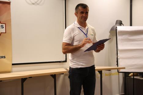 Ești interesat să-ți dezvolți abilitățile de comunicare? Ziua Porților Deschise la Oradea Toastmasters