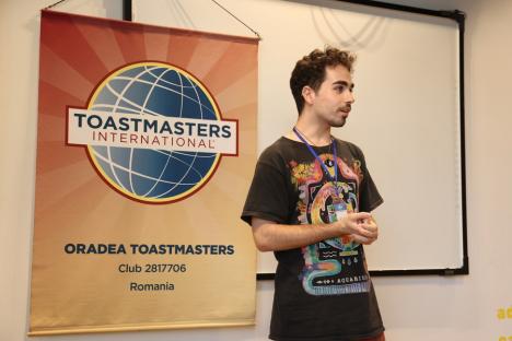 Ești interesat să-ți dezvolți abilitățile de comunicare? Ziua Porților Deschise la Oradea Toastmasters