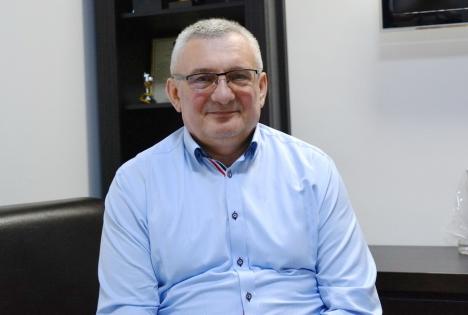 Cupidon nu se lasă: Primarul din Aleşd visează la un nou mandat, chiar dacă a fost declarat colaborator al Securităţii
