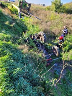 Incident tragic în Bihor: Un tânăr de 27 de ani a murit, luni dimineața, strivit de un tractor (VIDEO)