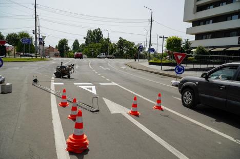 Schimbări majore în traficul din Oradea: Bulevardul Decebal și strada Tudor Vladimirescu, „tăiate” în două de șantierul pasajului subteran (FOTO/VIDEO)