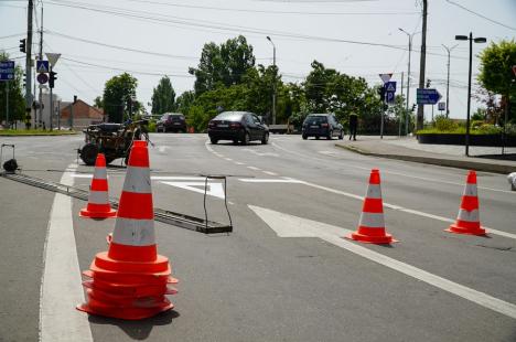 Schimbări majore în traficul din Oradea: Bulevardul Decebal și strada Tudor Vladimirescu, „tăiate” în două de șantierul pasajului subteran (FOTO/VIDEO)