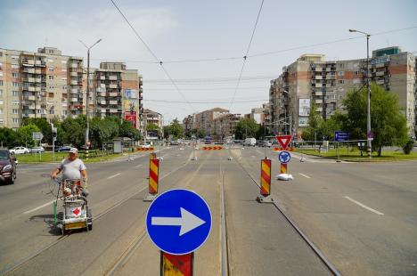 Schimbări majore în traficul din Oradea: Bulevardul Decebal și strada Tudor Vladimirescu, „tăiate” în două de șantierul pasajului subteran (FOTO/VIDEO)