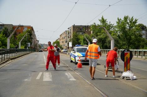 Schimbări majore în traficul din Oradea: Bulevardul Decebal și strada Tudor Vladimirescu, „tăiate” în două de șantierul pasajului subteran (FOTO/VIDEO)