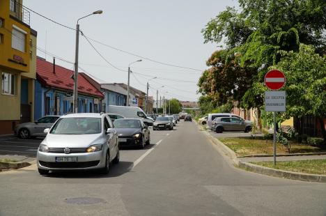 Schimbări majore în traficul din Oradea: Bulevardul Decebal și strada Tudor Vladimirescu, „tăiate” în două de șantierul pasajului subteran (FOTO/VIDEO)