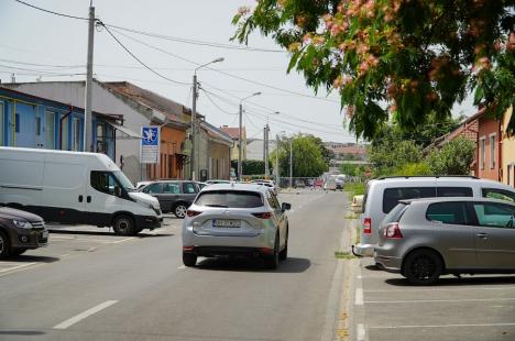 Schimbări majore în traficul din Oradea: Bulevardul Decebal și strada Tudor Vladimirescu, „tăiate” în două de șantierul pasajului subteran (FOTO/VIDEO)