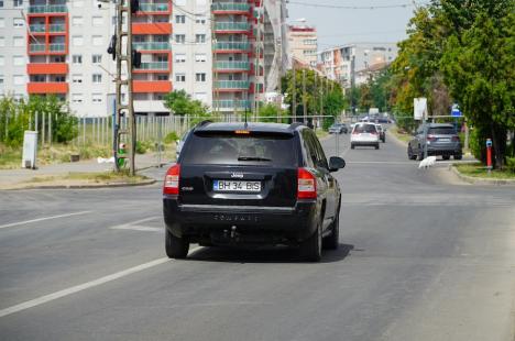 Schimbări majore în traficul din Oradea: Bulevardul Decebal și strada Tudor Vladimirescu, „tăiate” în două de șantierul pasajului subteran (FOTO/VIDEO)