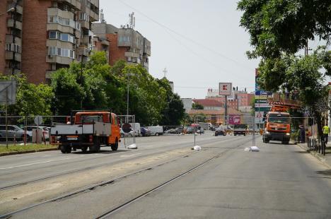 Schimbări majore în traficul din Oradea: Bulevardul Decebal și strada Tudor Vladimirescu, „tăiate” în două de șantierul pasajului subteran (FOTO/VIDEO)