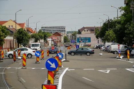 Schimbări majore în traficul din Oradea: Bulevardul Decebal și strada Tudor Vladimirescu, „tăiate” în două de șantierul pasajului subteran (FOTO/VIDEO)