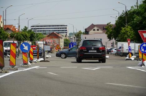 Schimbări majore în traficul din Oradea: Bulevardul Decebal și strada Tudor Vladimirescu, „tăiate” în două de șantierul pasajului subteran (FOTO/VIDEO)