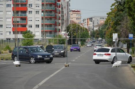 Schimbări majore în traficul din Oradea: Bulevardul Decebal și strada Tudor Vladimirescu, „tăiate” în două de șantierul pasajului subteran (FOTO/VIDEO)