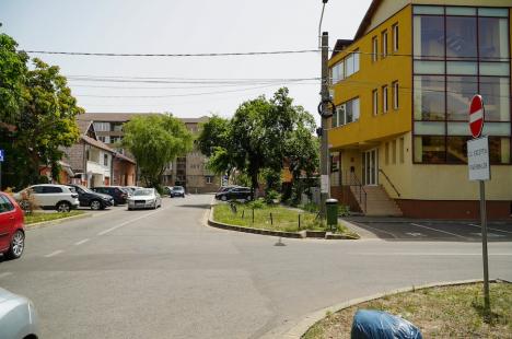 Schimbări majore în traficul din Oradea: Bulevardul Decebal și strada Tudor Vladimirescu, „tăiate” în două de șantierul pasajului subteran (FOTO/VIDEO)