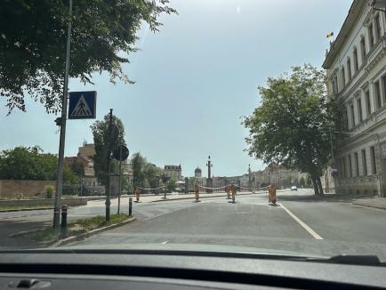 Schimbări majore în traficul din Oradea: Bulevardul Decebal și strada Tudor Vladimirescu, „tăiate” în două de șantierul pasajului subteran (FOTO/VIDEO)