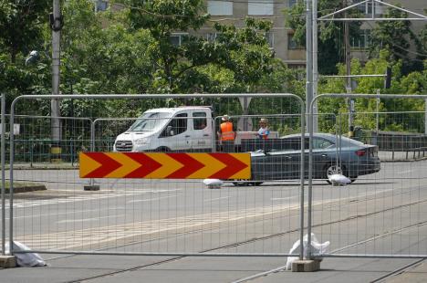 Schimbări majore în traficul din Oradea: Bulevardul Decebal și strada Tudor Vladimirescu, „tăiate” în două de șantierul pasajului subteran (FOTO/VIDEO)