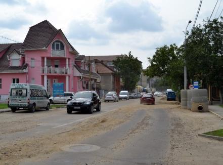 Fără TIR-uri! Municipalitatea interzice pentru o lună traficul greu pe strada Vlădeasa