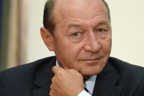 Traian Băsescu, prezenţă surpriză la congresul PMP: "Sper ca Udrea să-mi confirme încă o dată că e un om cinstit"