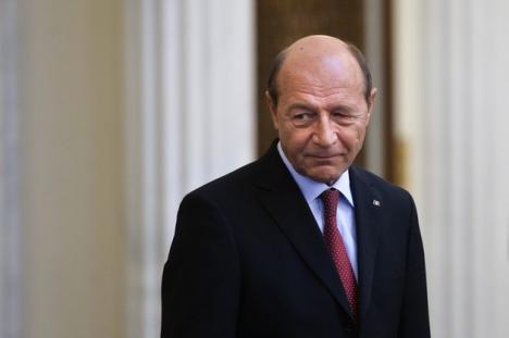 Băsescu îi cere demisia lui Ponta: "Să îşi asume formarea unui guvern din care el să lipsească"