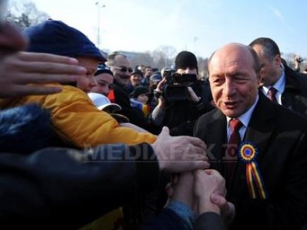 Preşedintele Băsescu, huiduit la parada militară de Ziua Naţională a României