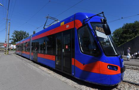 OTL: Al 5-lea tramvai Imperio a ajuns în Oradea şi a ieşit din depou pentru probe