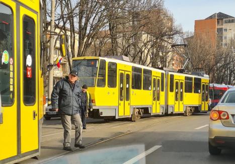Tramvai deraiat în Oradea. Liniile 4 şi 8, înlocuite joi de autobuze (FOTO)