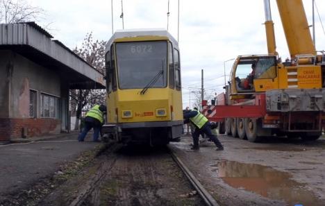 Primele tramvaie second-hand din Germania au ajuns în Oradea (VIDEO)