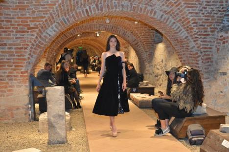 Modă în lapidariu: A început prima ediţie a Transilvania Fashion Week la Oradea (FOTO)