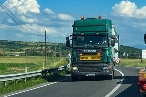 Atenţie în trafic! Transporturi agabaritice pe ruta Bihor - Cluj