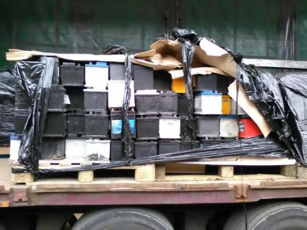 Transport ilegal de deşeuri, oprit de comisarii de mediu în vama Borş