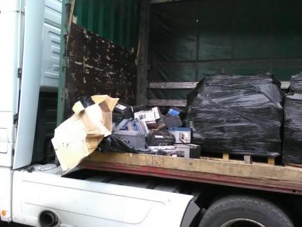 Transport ilegal de deşeuri, oprit de comisarii de mediu în vama Borş