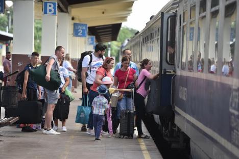 Senatorul Hatos cere explicații despre „izolarea” feroviară a Oradiei, pentru că CFR nu mai asigură nicio soluție pentru călătorii pe timp de zi spre București