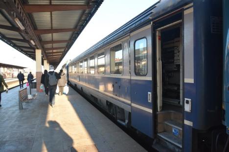 Primul tren Cluj - Oradea – Viena a plecat 'full'. Biletul cel mai ieftin costă 133 lei (FOTO/VIDEO)