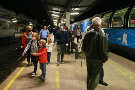 Trenul Connecting Europe Express a fost la Oradea: Peste 100 de persoane l-au aşteptat în Gara Mare (FOTO / VIDEO)