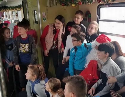 Moş Crăciun circulă cu trenul în Bihor, din 5 decembrie. Rezervă-ţi biletul din timp! (FOTO / VIDEO)