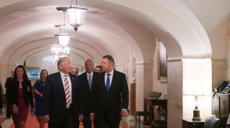 Trump i-a dat lui Iohannis o şapcă imprimată cu mesajul 'Make Romania Great Again'. Ce a spus preşedintele României după întâlnirea de la Casa Albă (FOTO)