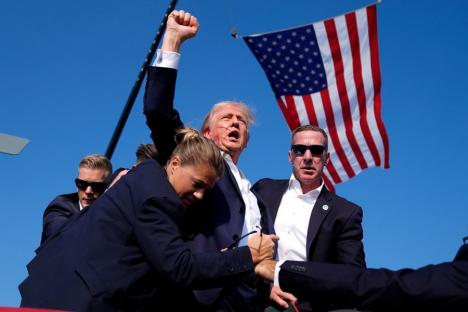 Atentat în America: S-a tras asupra lui Donald Trump la un miting de campanie. Atacatorul și încă o persoană, uciși (FOTO/VIDEO)