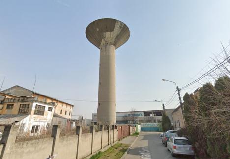 Turnul de apă de la fosta fabrică Avântul din Oradea va fi demolat cu explozii