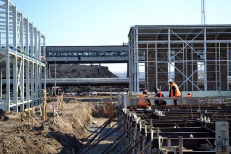 216 metri cubi de beton! Elsaco a turnat fundaţia viitoarei turbine a noului CET pe gaz (FOTO)